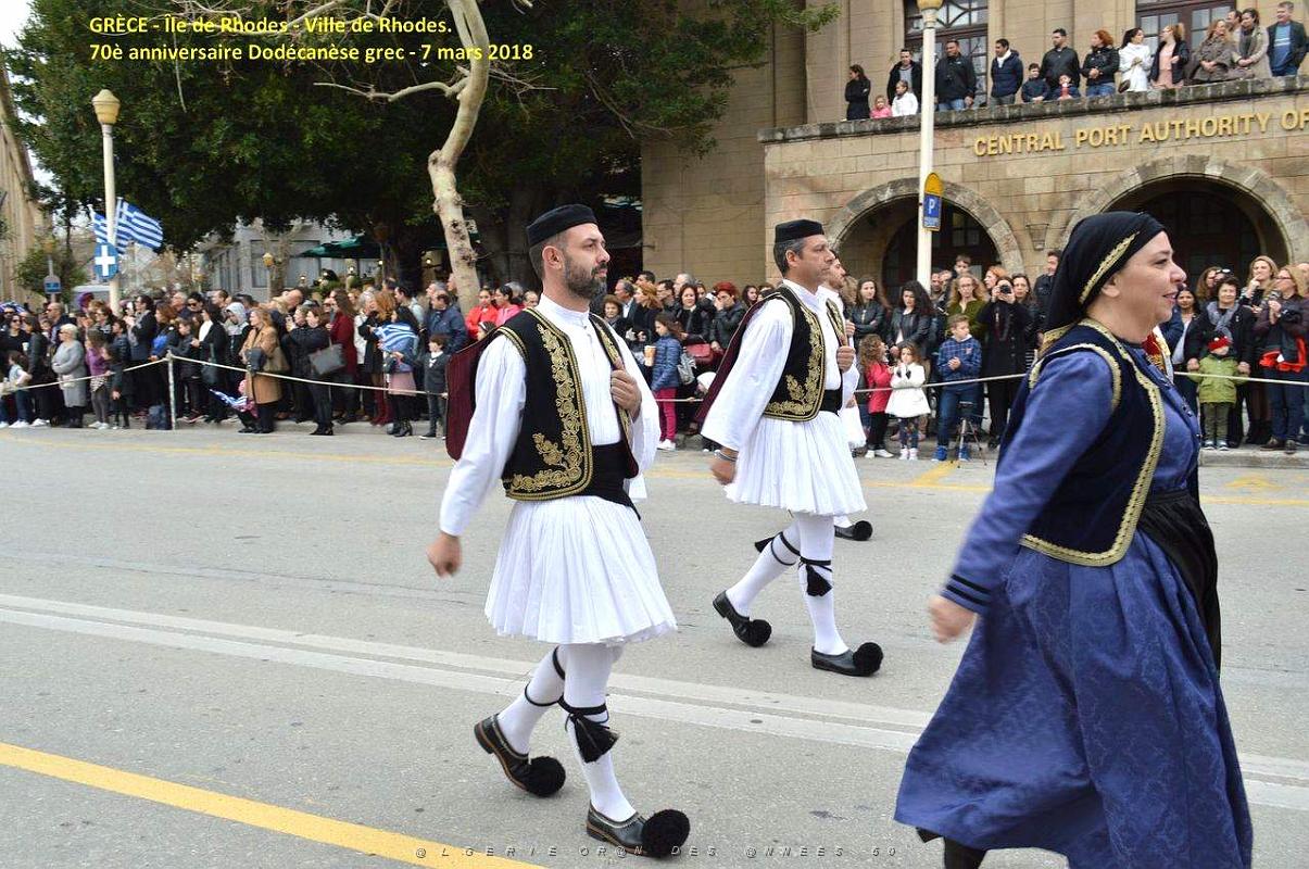 127- Rhodes- Defile Dodecanese grec.JPG